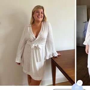 Djerf-avenue Women's White and Cream Robe